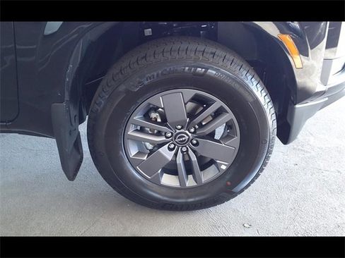 New 2025 Nissan Frontier SV image 5