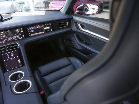 Certified 2022 Porsche Taycan Turbo image 34