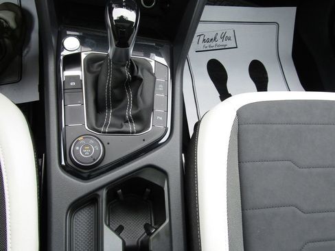 New 2026 Volkswagen Taos SE AWD/4WD image 14