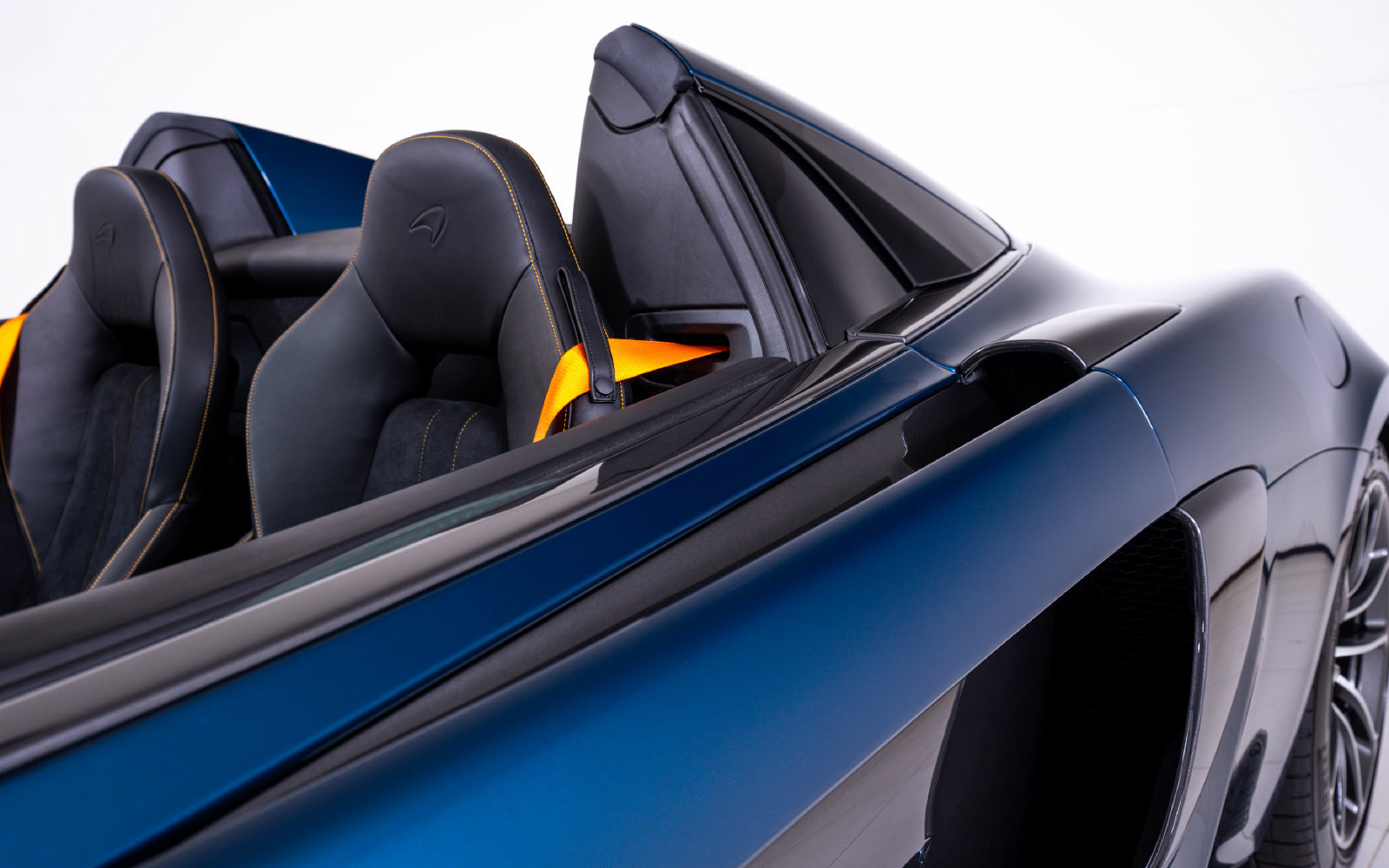 Used 2018 McLaren 570S Spider RWD image 13