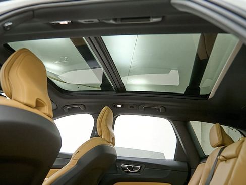 Certified 2025 Volvo XC60 T8 Ultra w/ Protection Package Premier image 23