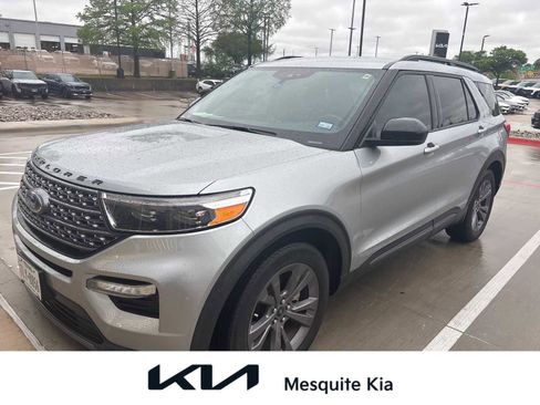 Used 2023 Ford Explorer XLT w/ Equipment Group 202A image 1