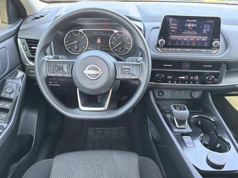 Used 2024 Nissan Rogue SV AWD/4WD image 23