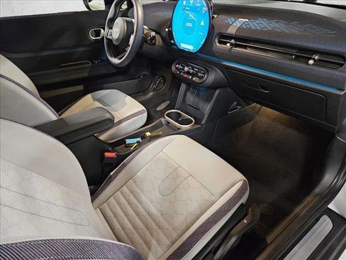 Used 2025 MINI Cooper 2-Door Hardtop image 20