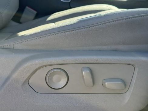 Used 2023 GMC Sierra 1500 SLT image 28