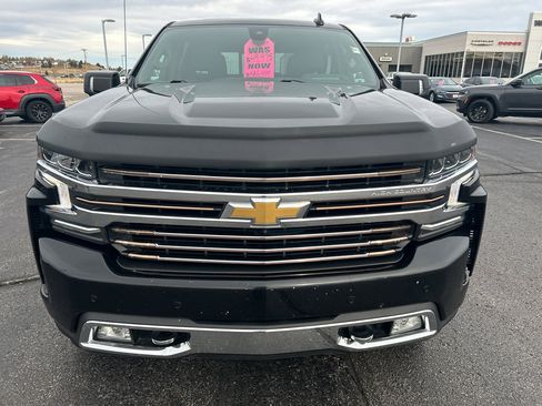 Used 2022 Chevrolet Silverado 1500 High Country w/ Technology Package image 2