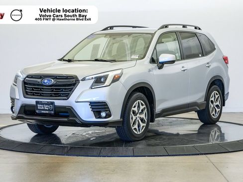 Used 2024 Subaru Forester Premium AWD/4WD image 1