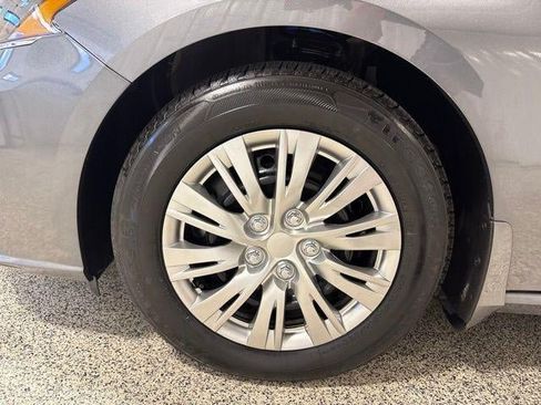 Used 2024 Nissan Altima 2.5 S FWD image 34