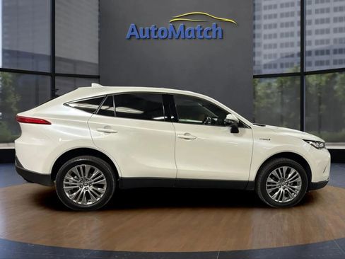 Used 2021 Toyota Venza Limited image 12