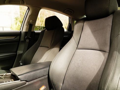 Used 2018 Honda Accord Hybrid image 13