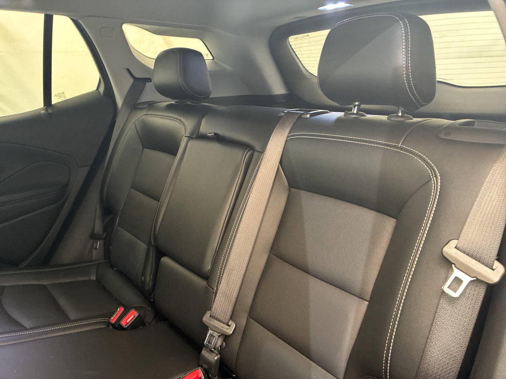 Used 2024 GMC Terrain SLT AWD/4WD image 11