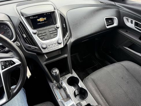 Used 2017 Chevrolet Equinox LT w/ Convenience Package image 18