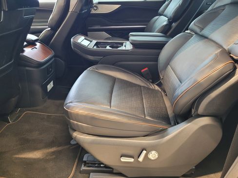 New 2025 Lincoln Navigator L Black Label image 7