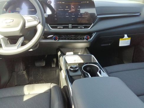 New 2026 Chevrolet Equinox LT w/ Convenience Package II AWD/4WD image 15