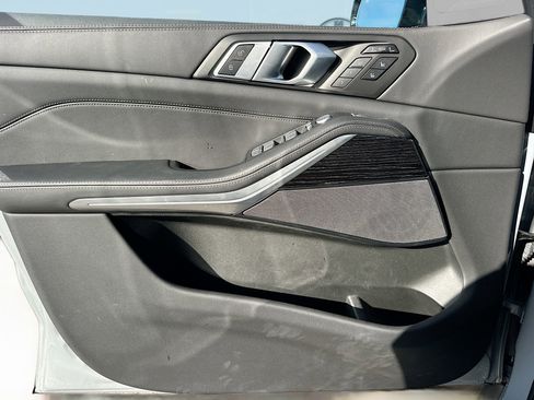 Used 2025 BMW X7 M60i w/ Executive Package image 22