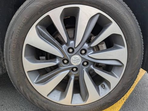 Used 2022 Buick Encore Preferred AWD/4WD image 9