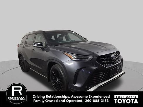 Used 2023 Toyota Highlander XSE AWD/4WD image 4