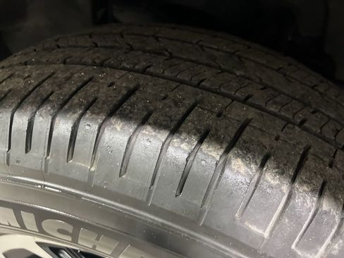 Used 2024 Ford Expedition XLT image 41