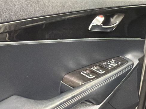 Used 2016 Kia Sorento LX AWD/4WD image 17