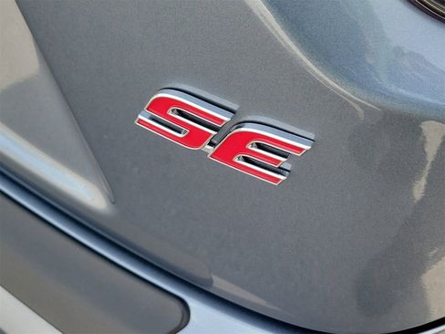 Used 2025 Toyota Corolla SE image 7