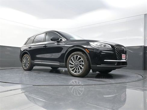 Used 2023 Lincoln Corsair Reserve w/ Equipment Group 201A image 27