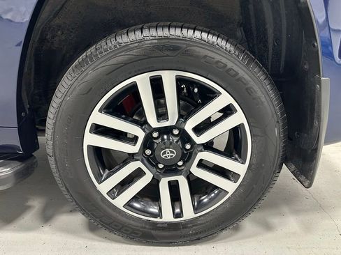 Used 2022 Toyota 4Runner Limited AWD/4WD image 60
