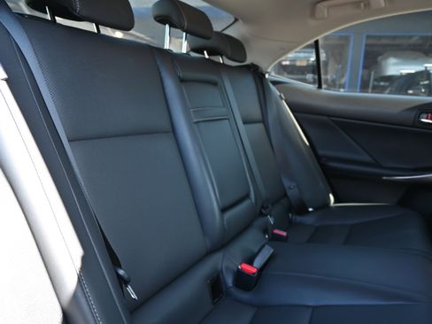 Used 2016 Lexus IS 300 AWD image 29