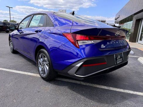 New 2024 Hyundai Elantra SEL image 3
