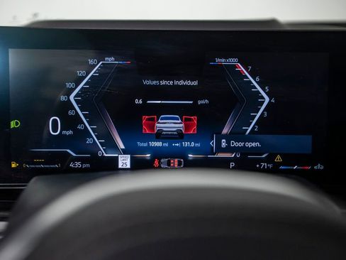 Used 2024 BMW X6 xDrive40i w/ Parking Assistance Package image 30