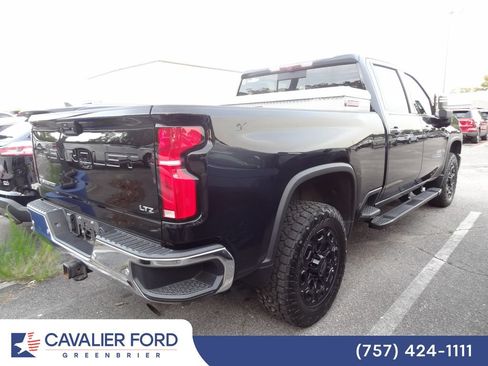Used 2024 Chevrolet Silverado 2500 LTZ w/ LTZ Convenience Package AWD/4WD image 3