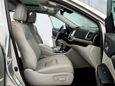 Certified 2019 Toyota Highlander Limited image 29