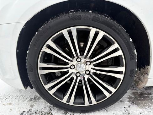 Used 2013 Chrysler 300 S image 9