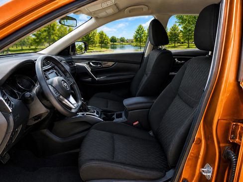 Used 2018 Nissan Rogue S FWD image 8