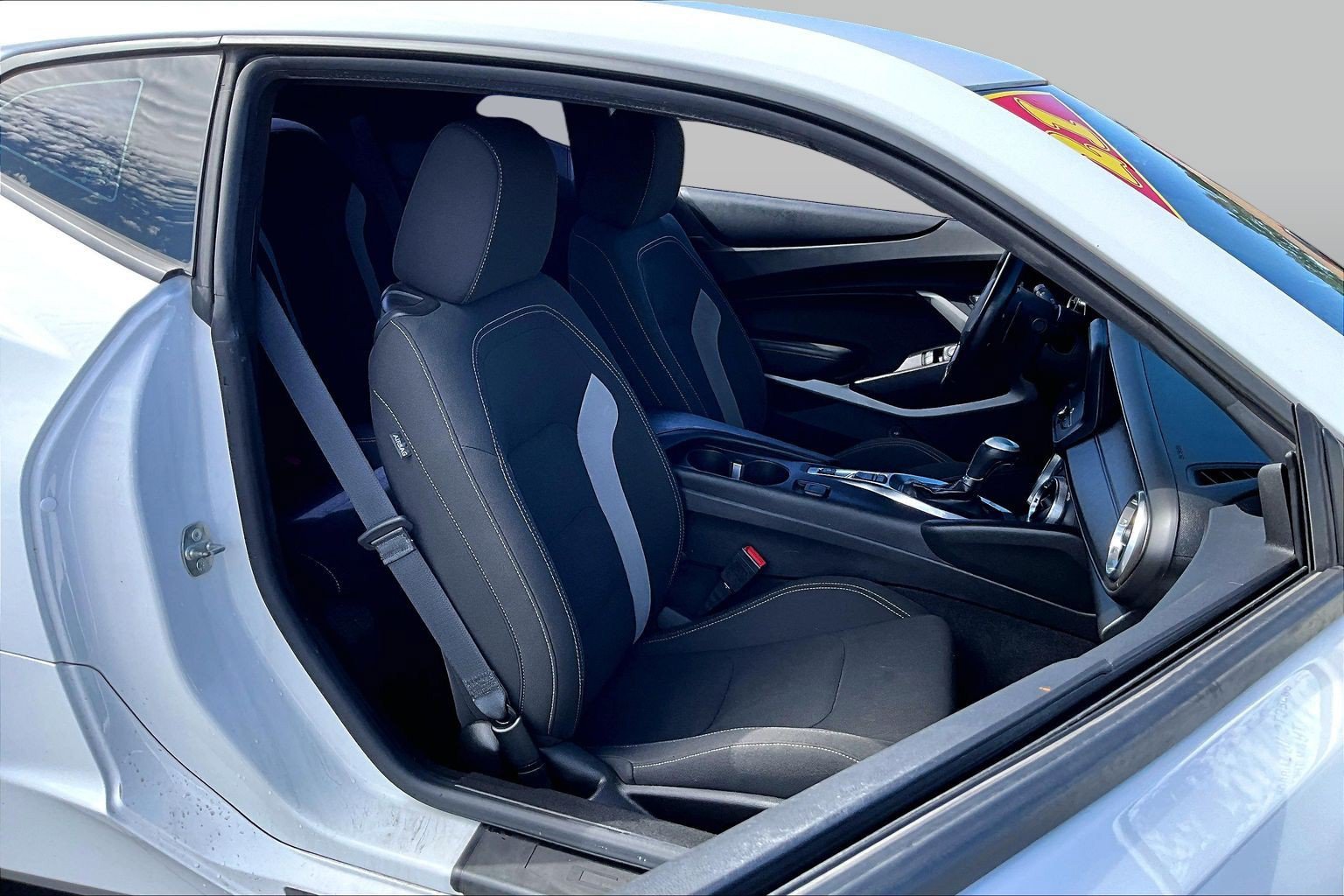 Used 2021 Chevrolet Camaro LT RWD image 7