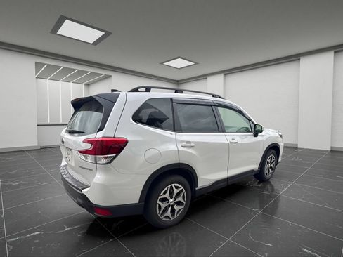 Certified 2024 Subaru Forester Premium AWD/4WD image 9