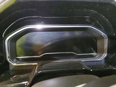 Used 2025 GMC Sierra 1500 SLT image 9