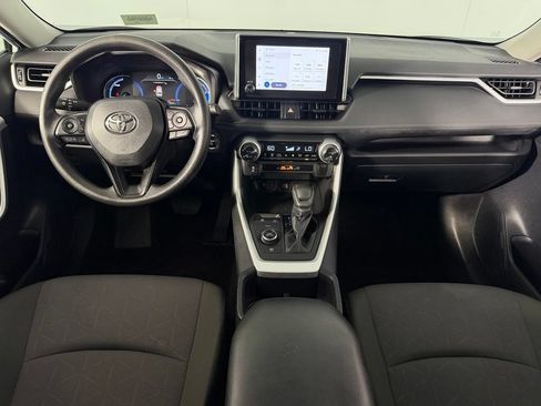 Used 2025 Toyota RAV4 XLE AWD/4WD image 12