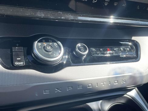 New 2026 Ford Expedition Active image 13