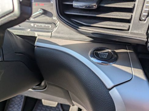Used 2022 Ford Explorer XLT AWD/4WD image 26