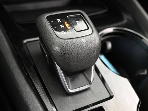 Used 2024 Nissan Rogue S FWD image 21