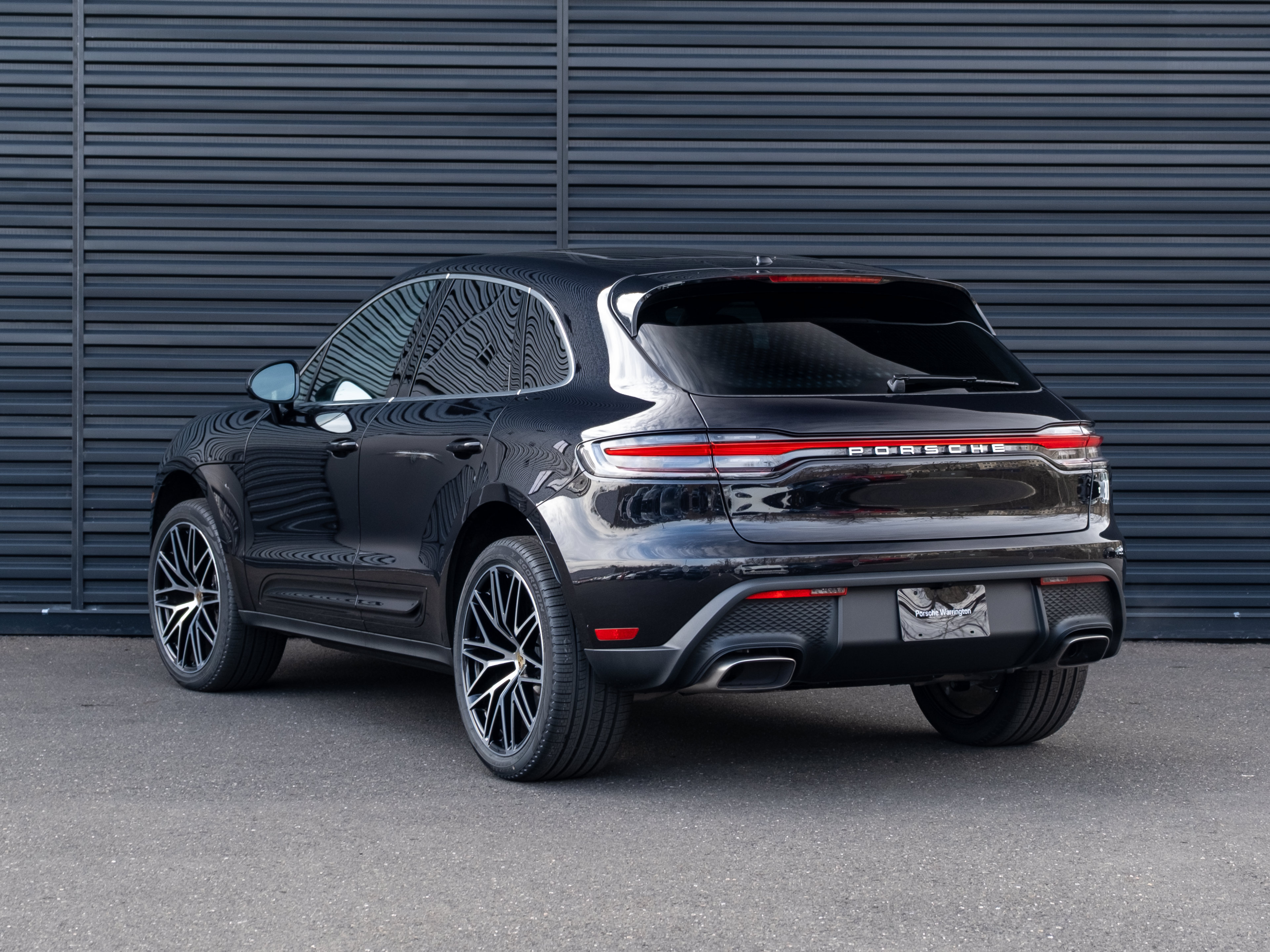 Certified 2026 Porsche Macan AWD/4WD image 3