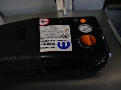 Used 2024 RAM ProMaster 3500 w/ Delivery Van Package image 29