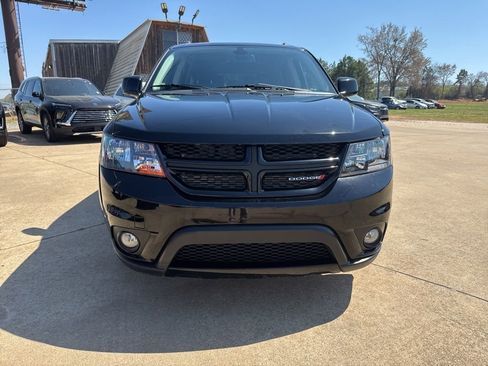 Used 2019 Dodge Journey SE w/ Connectivity Group image 2
