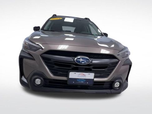 Used 2024 Subaru Outback Premium AWD/4WD image 3