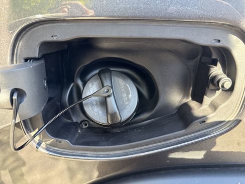 Used 2024 Jeep Gladiator Sport image 37