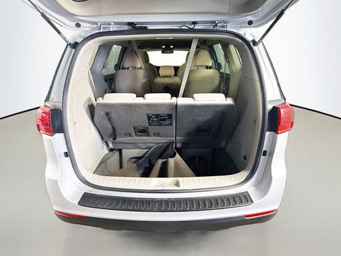 Used 2021 Kia Sedona LX FWD image 32