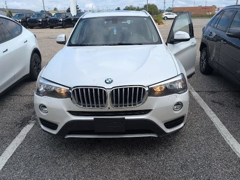 Used 2017 BMW X3 xDrive28i AWD/4WD image 3
