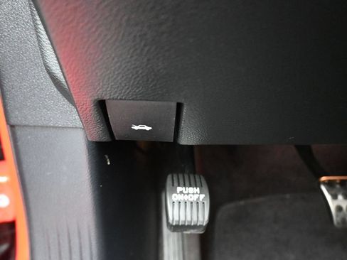Used 2018 Dodge Challenger SRT Hellcat RWD image 29