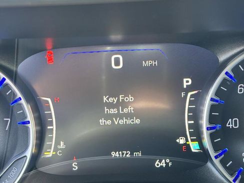 Used 2018 Chrysler Pacifica Limited FWD image 16