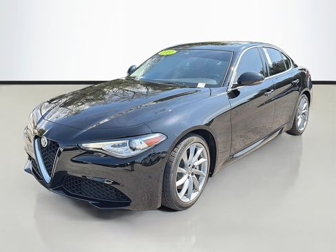 Used 2021 Alfa Romeo Giulia Sprint w/ Sun & Sound Package image 7